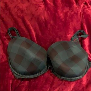 Victoria’s Secret green bra